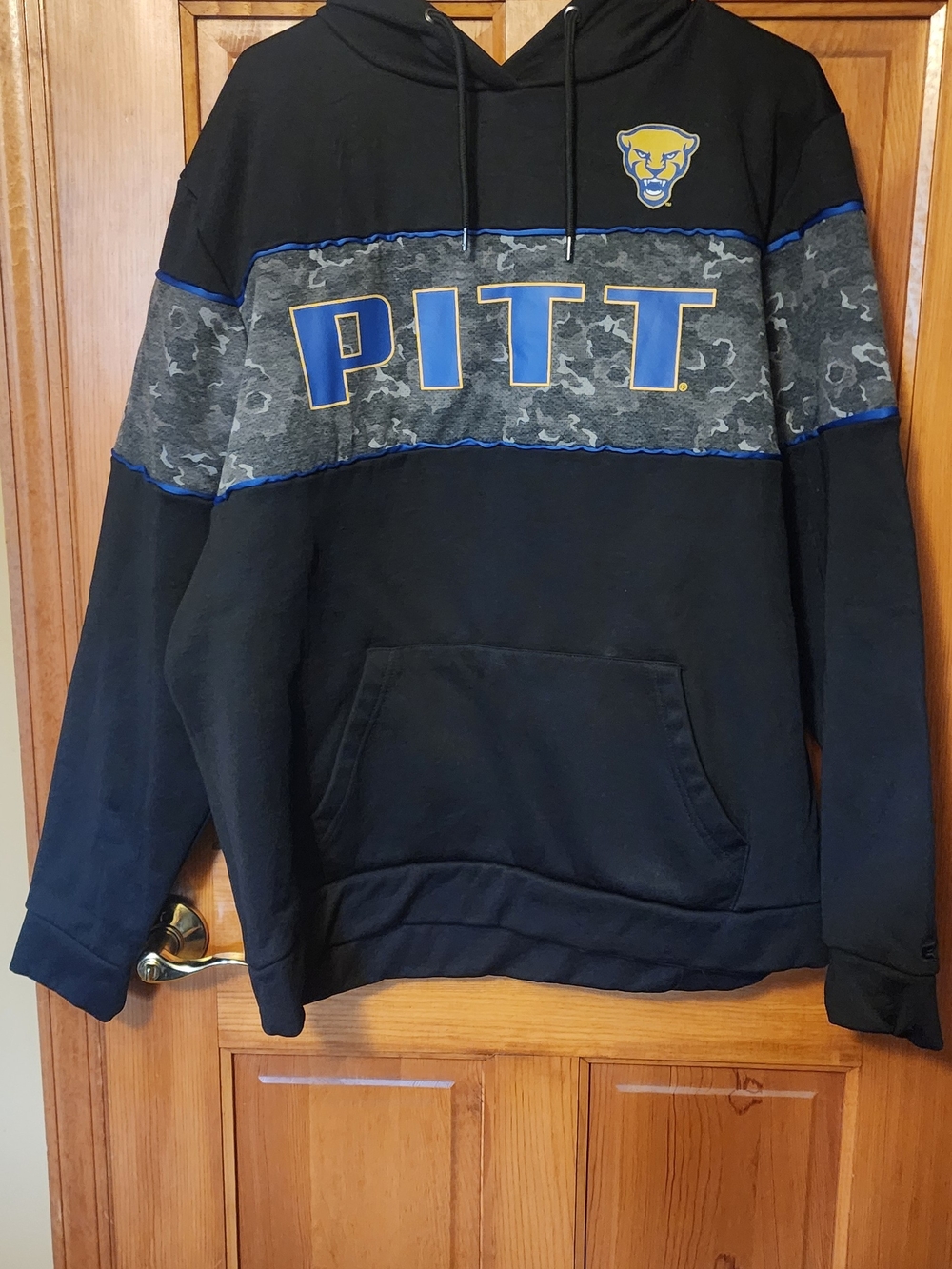 Colosseum Black Pitt Pullover Hoodie with Blue & Gold Accents